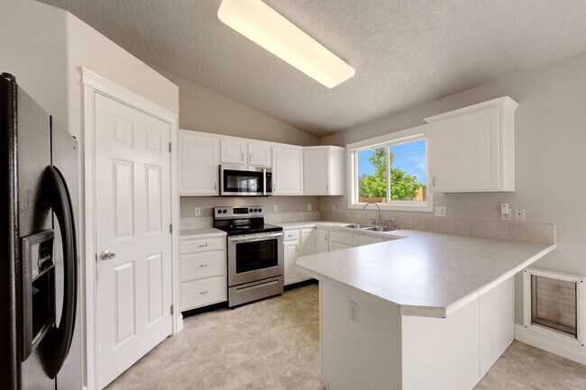 Building Photo - Charming 3BR House in Fort Collins