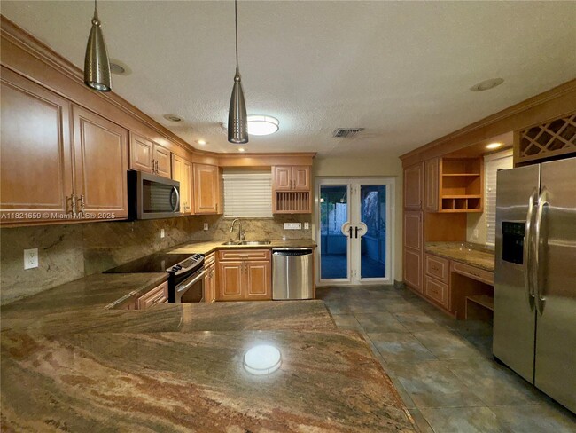 Building Photo - 786 Bostwick Dr