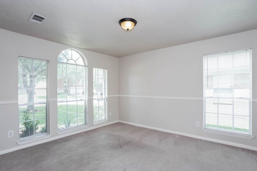 Building Photo - 17806 Oakland Mills Dr