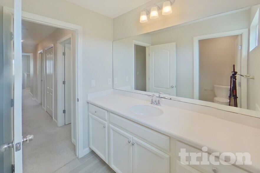 Building Photo - 9762 Lemon Grass Ln