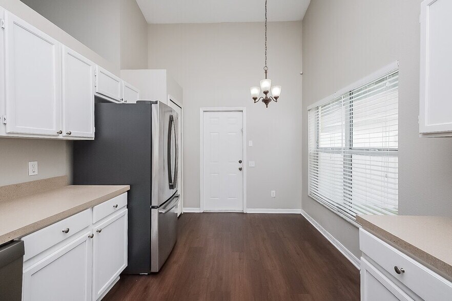 Building Photo - 11351 Calgary Cir