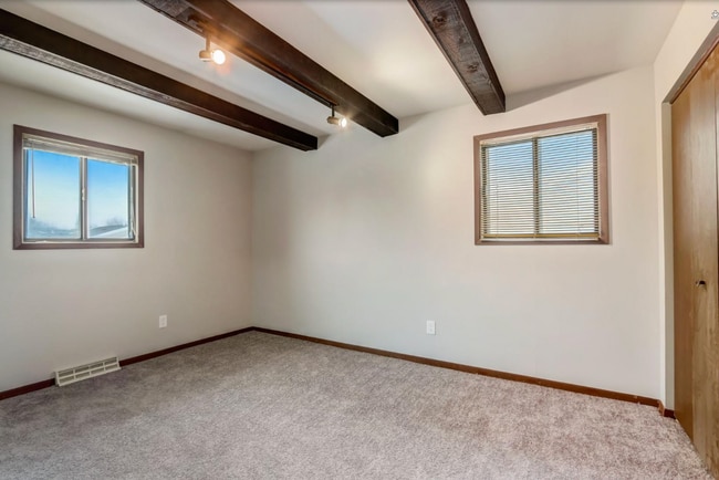 Building Photo - Spacious 3 Bed Duplex | Milwaukee, WI