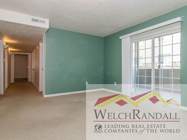 Building Photo - Spacious Lehi Condo