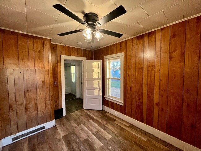 Building Photo - 3 Bed 1 Bath Single Family Home in Wausau - Now offering a 6 MONTH lease opportunity!