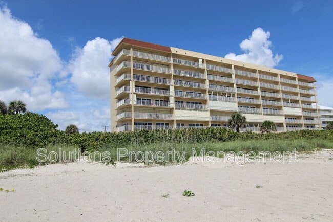 Building Photo - 1095 N Hwy A1A