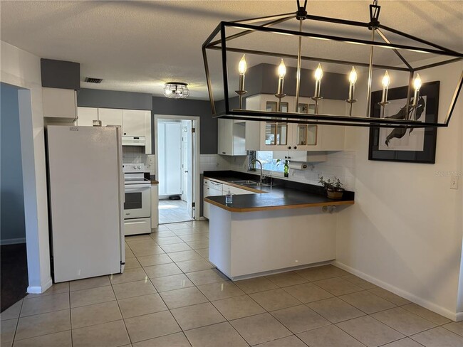 Building Photo - 6106 Lawncrest Pl