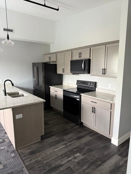 Apt 205 - 121 E Wooster St
