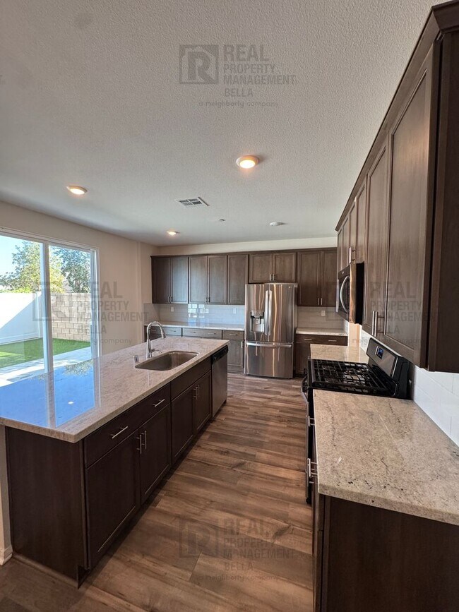 Building Photo - Gorgeous Menifee Pool Home with Downstairs...