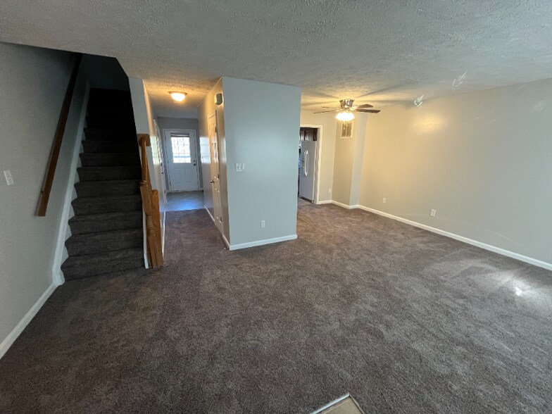 Building Photo - 225 Sherando Cir