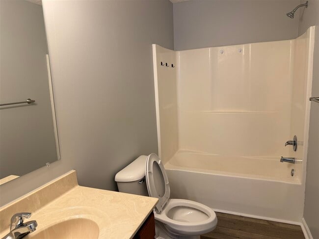 Building Photo - 360 Cedar Hollow Dr