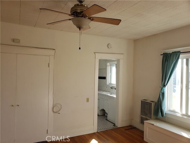 Building Photo - 323 W 4th St