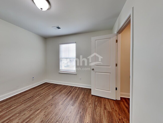 Building Photo - 300 Bering Ln