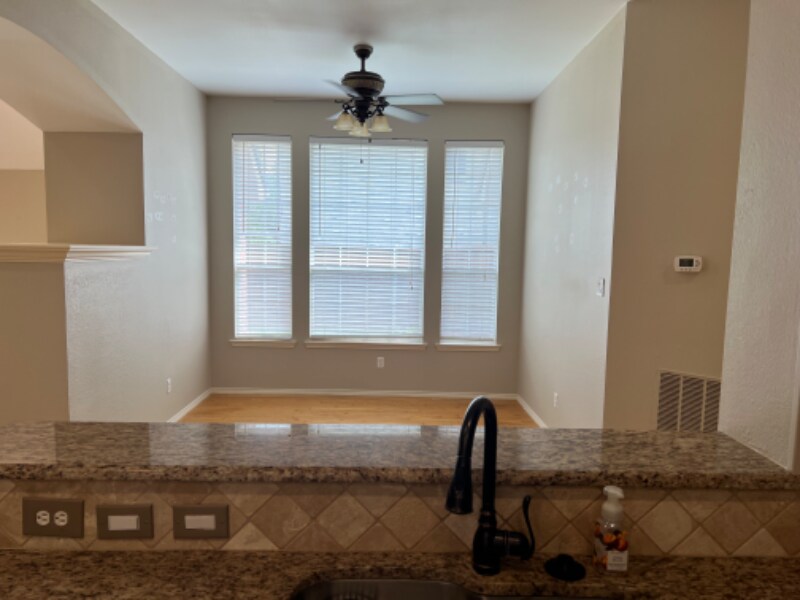 Building Photo - 6104 Sumter Ct