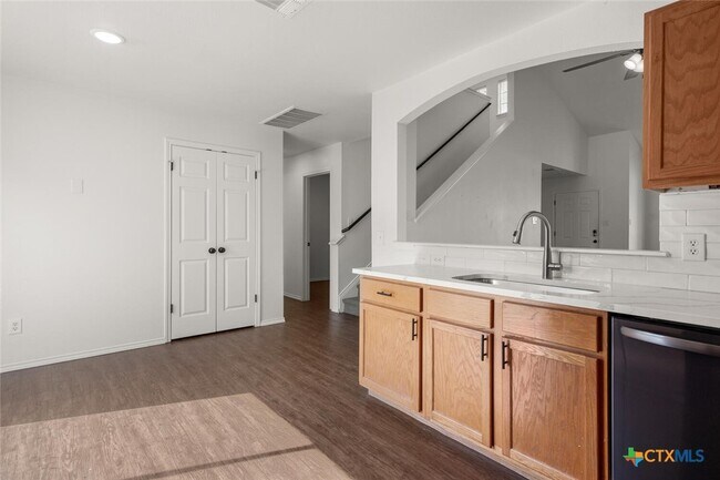 Building Photo - 230 San Felipe Dr