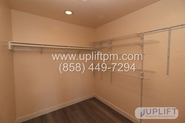 Building Photo - 5304 Nutmeg St