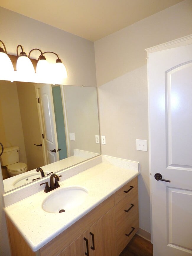 Building Photo - 3576-3578 Fisher Ct NE Salem, OR 97305