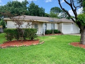 Building Photo - 16215 Rill Ln