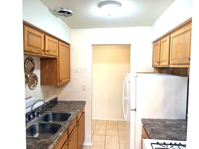 Building Photo - 8440 Skokie Blvd