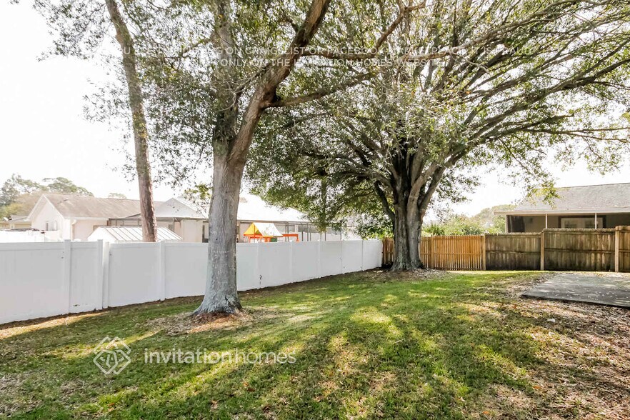 Building Photo - 12783 Pineway Dr