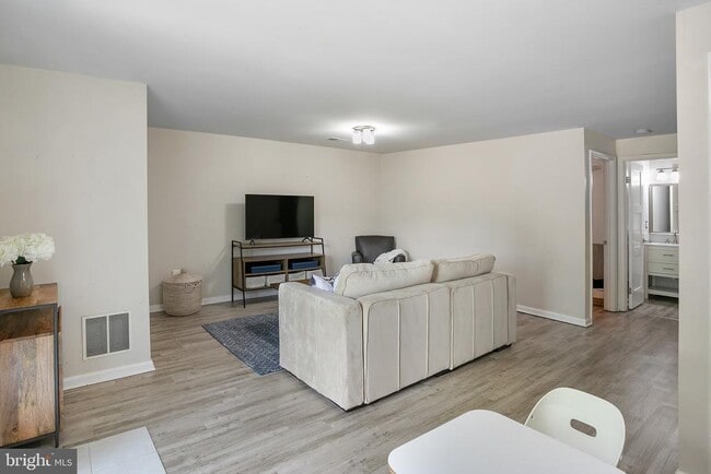 Building Photo - 7433 Hatherleigh Ct