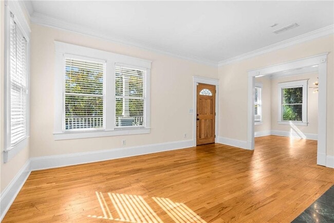 Building Photo - 288 Augusta Ave SE