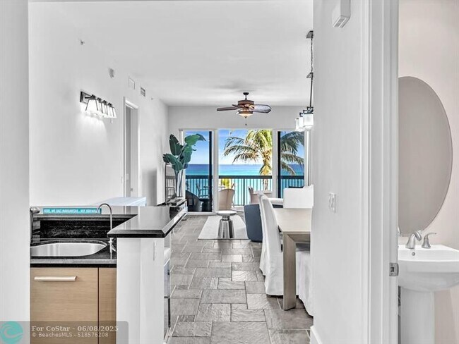 Building Photo - 4444 El Mar Dr