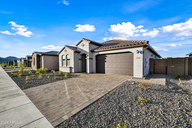 Building Photo - 7574 W Jackrabbit Ln