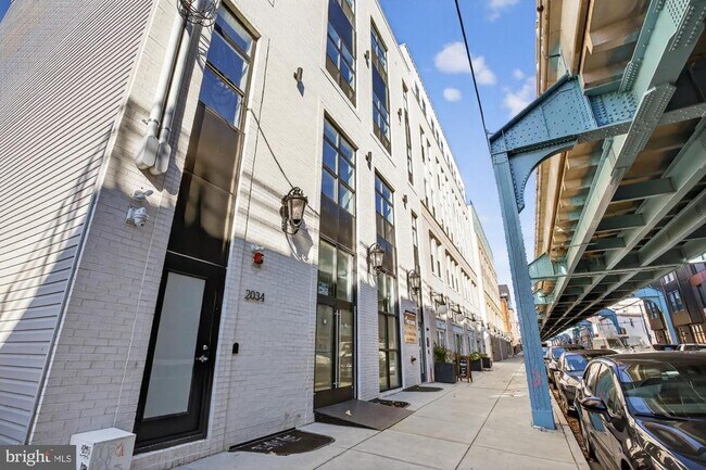 Building Photo - 2034 N Front St