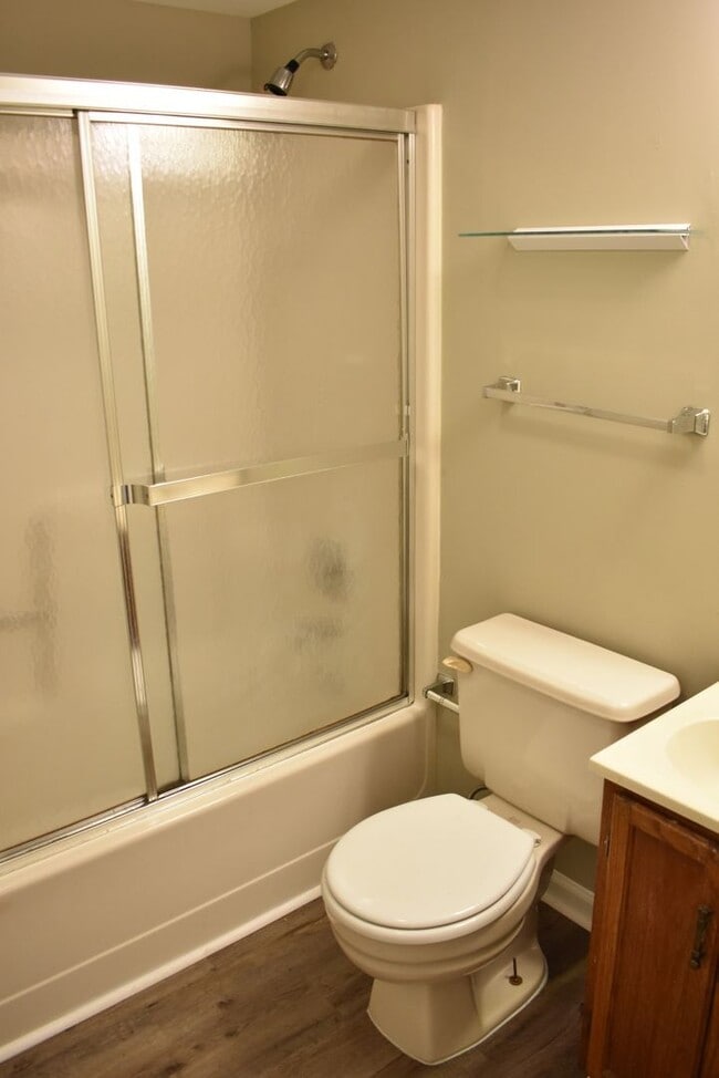 Building Photo - Great Split Foyer In Fredericksburg!