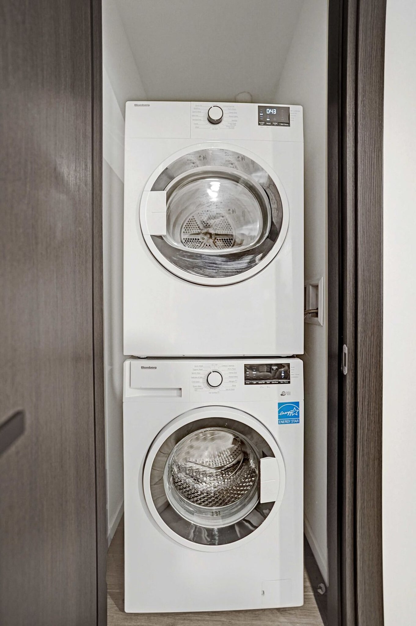 Building Photo - 398 NE 5th St