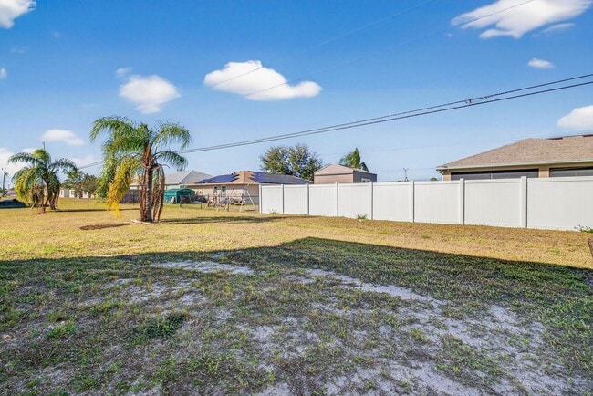 Building Photo - 2 Bedroom 2 Bath Condo with Community pool