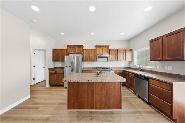 Building Photo - 312 W Rocky Crk Wy