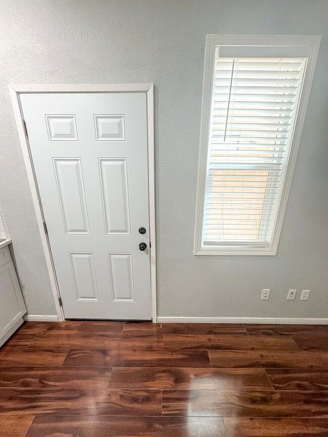 Building Photo - All utilities included -  One Bedroom Juni...