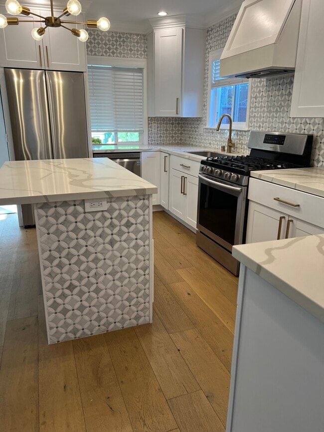 Building Photo - 1454 N Clybourn Ave