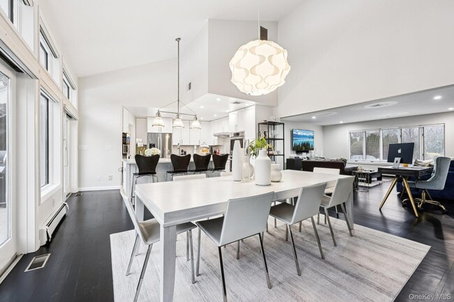 Building Photo - 6 Carol Ln