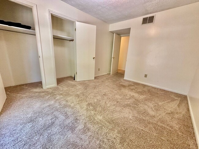 Building Photo - MOVE IN NOW NOVEMBER RENT FREE - 2 Bedroom...