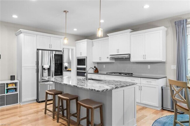 Building Photo - 3722 Willow Glenn Cir