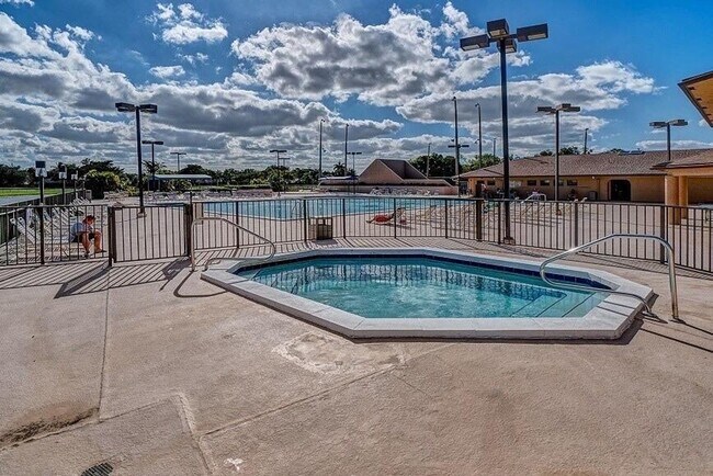 Building Photo - 2358 NW 37th Ave