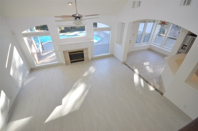 Building Photo - 5634 Heather Run Dr