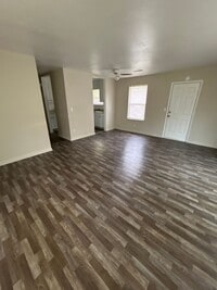 Building Photo - Huge 3 bedroom unit in popular Summerville!
