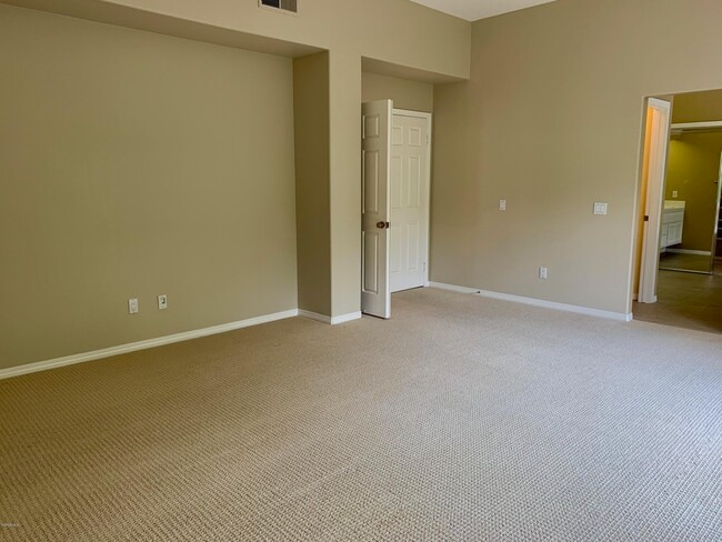 Building Photo - 2760 Irongate Pl