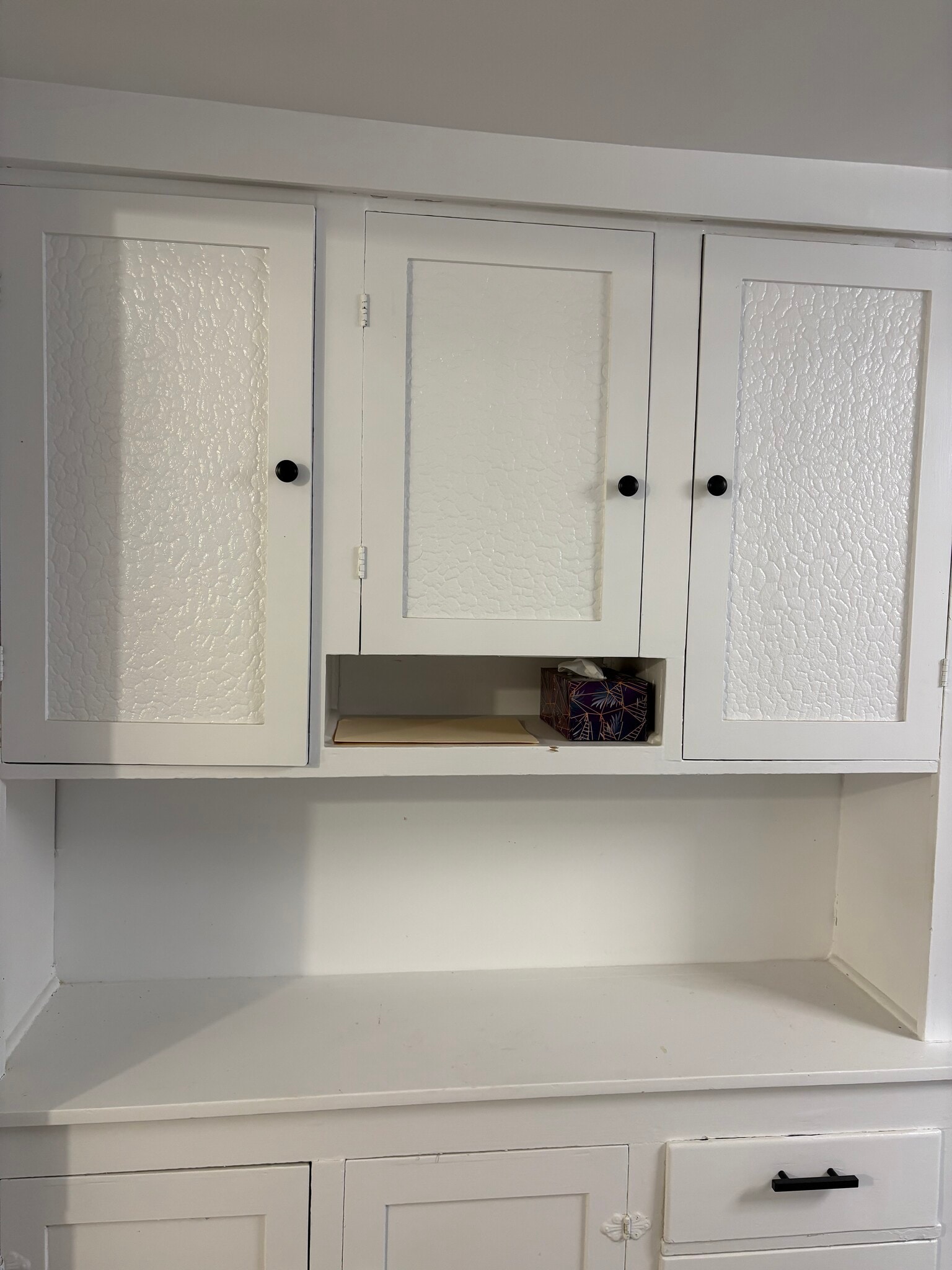 Built-in kitchen hatch - 514 Kaweah St