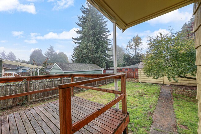 Building Photo - Move in ready now! Eastside rambler with A/C, 2 bed 1 bath. Olympia School District.