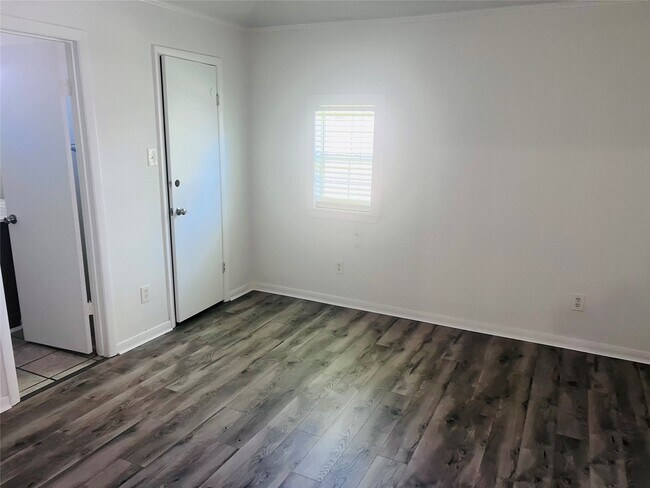 Building Photo - 3907 Windmill St