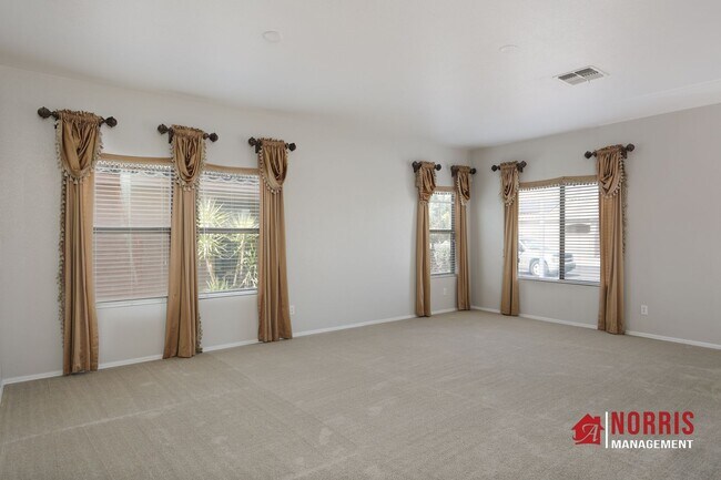Building Photo - Beautiful Large Home in Casa Grande