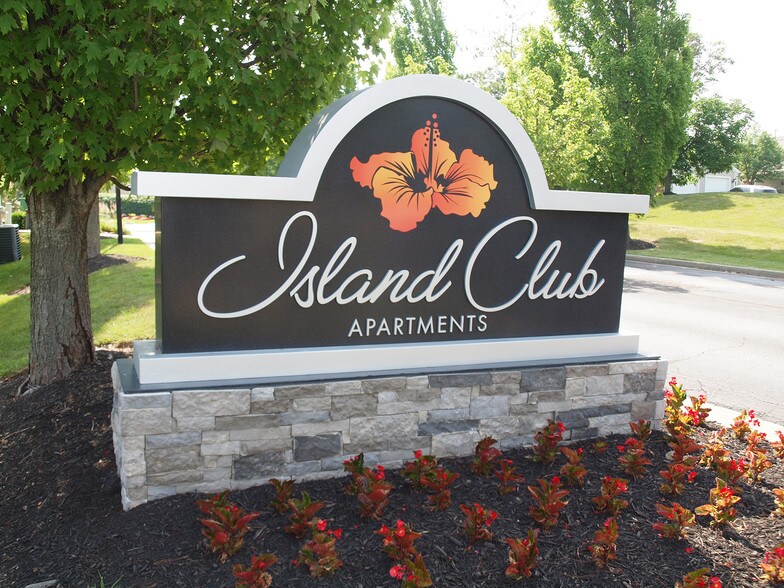 Building Photo - Island Club