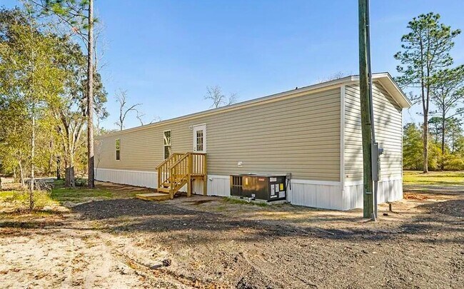 Building Photo - 5350 NE 108th Terrace