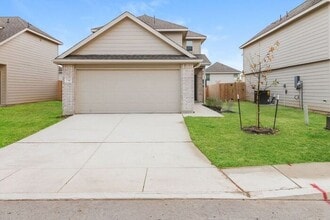 Building Photo - 2342 Applewhite Mdw