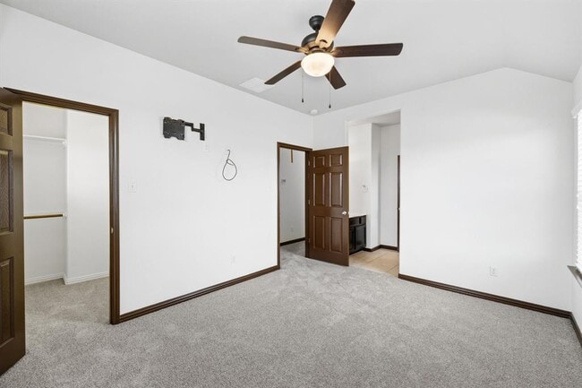 Building Photo - 221 Mandana St