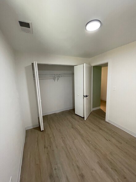Bedroom #2 - 2008 S Leavitt St